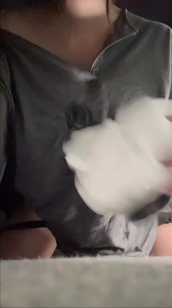 饼干姐姐 饼饼来姨妈之后就好想贴贴宝贝怎么办呐？呜呜呜呜不可以插插真的好难受 截图8