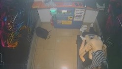 黑客破解KTV包间摄像头偷拍年轻情侣调皮的女生对着摄像头比剪刀手和男友在沙发上做爱小哥经验不足差点早泄 截图14