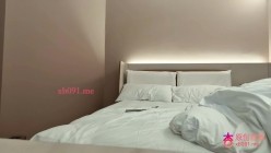 高端外围猎手『战神强哥』双飞极品外围和她闺蜜，颜值超高！穿衣是女神脱衣服是母狗 截图11