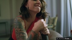 BlackedRaw.18.10.14.Ivy.Lebelle.XXX.1080p.MP4-KTR[XC] 截图14