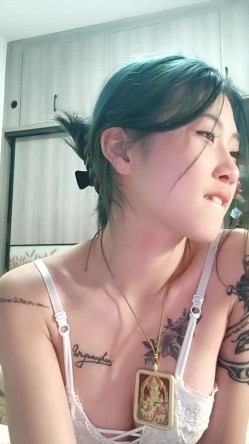 爆乳校花 首次被干【憨宝宝】男友搞完 又约大哥搞 自慰啪啪 逼毛浓厚好性感 爽的很 截图7