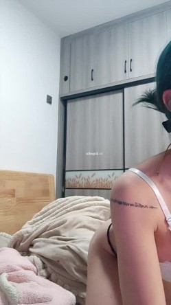爆乳校花 首次被干【憨宝宝】男友搞完 又约大哥搞 自慰啪啪 逼毛浓厚好性感 爽的很 截图9