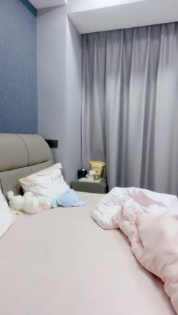 店长推荐，9月的新星，绝美00后，【高端清纯】，哇塞，好漂亮，女神下海，蜜桃臀大奶子，扭起来让人不由自主地硬了 截图1