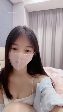 店长推荐，9月的新星，绝美00后，【高端清纯】，哇塞，好漂亮，女神下海，蜜桃臀大奶子，扭起来让人不由自主地硬了 截图3