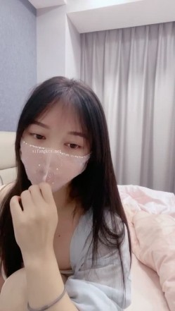店长推荐，9月的新星，绝美00后，【高端清纯】，哇塞，好漂亮，女神下海，蜜桃臀大奶子，扭起来让人不由自主地硬了 截图5