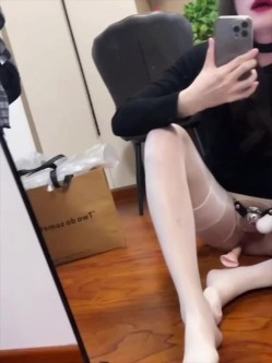圣诞狂欢 Cindy腿腿 国产极品人气TS，长相清纯身材一流，一双纤细的大长腿，不输任何女人 截图12