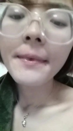 百度云泄密流出 ️样子文静的反差婊少妇吴音日常照和网友酒店开房淫乱3P视频 截图10