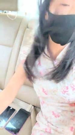 今年秋天的户外野战来了，【水水的小姨子】，姐夫带小姨公园啪啪，无套内射，时刻担心被别人发现，玩得就是这一份心跳和刺激 截图9