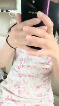 今年秋天的户外野战来了，【水水的小姨子】，姐夫带小姨公园啪啪，无套内射，时刻担心被别人发现，玩得就是这一份心跳和刺激 截图14