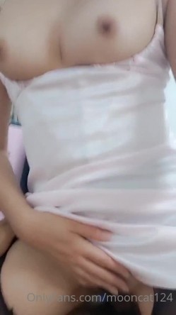 台湾天然美胸熟女人妻中出女王「Jixxielee」「骚猫儿」OF私拍 截图4