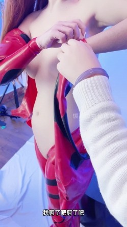 【超美高端 ️罕见露脸露点】极品Cos爆机少女『喵小吉』三月新作《人类补奸计划》性感明日香的使徒榨汁 超清4K原版 截图4