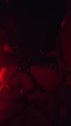 推特30万粉约炮大神【幸运儿】订阅私拍，巨乳蜂腰肥臀女人中的极品，各种交合淫乱 截图15