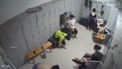 舞蹈班《监控破解》偷拍多位美女学员后台换衣服 截图2