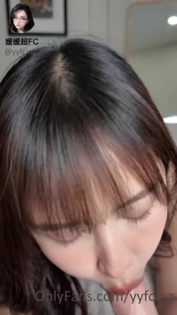 ️某股份公司小前台，眼镜反差美女【媛媛超FC】门槛福利，各种露脸性爱，女上位腰部扭的特别有力 截图9