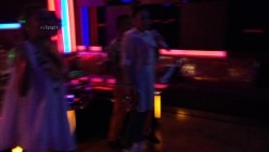 《换妻俱乐部泄密流出》绿帽老公带着老婆和其他男人玩3P,4P 完美露脸 截图9