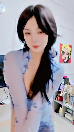青春无敌，抖音风艺校美少女【杨晓花】定制福利，露脸露点，各种热门BGM裸舞 截图6