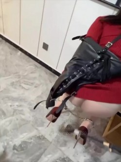 圣诞狂欢 Cindy腿腿 国产极品人气TS，长相清纯身材一流，一双纤细的大长腿，不输任何女人 截图6