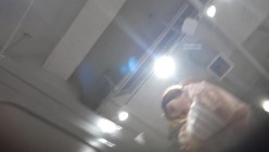 空城原创大神商场尾随偷拍美女裙底风光 ️性感粉包裙妹子，白色蕾丝性感内裤湿了前C微透黑森林 截图9