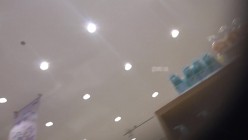 空城原创大神商场尾随偷拍美女裙底风光 ️性感粉包裙妹子，白色蕾丝性感内裤湿了前C微透黑森林 截图12