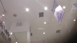 空城原创大神商场尾随偷拍美女裙底风光 ️性感粉包裙妹子，白色蕾丝性感内裤湿了前C微透黑森林 截图13