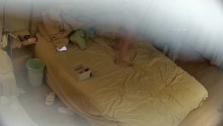 大学城附近酒店摄像头偷拍 大学生情侣高颜值小仙女被男友暴力抠逼高潮喷水 截图10