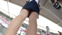北京地铁商圈CD系列2，掀裙被小姐姐发现差点被打手，大神不怕还继续拍 截图6