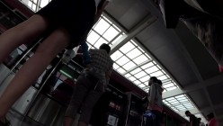 北京地铁商圈CD系列2，掀裙被小姐姐发现差点被打手，大神不怕还继续拍 截图12