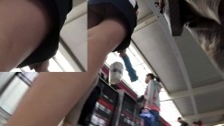 北京地铁商圈CD系列2，掀裙被小姐姐发现差点被打手，大神不怕还继续拍 截图14