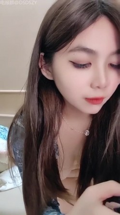 ️抖音风裸舞女神【晴野】灵魂舞者~裸舞道具自慰高潮~爽到不行 截图6