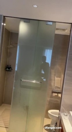 极品淫妻，【是你的琪宝贝呀】多P，给老婆找两个黑人，狂草才能满足，淫妇嗷嗷叫 截图1