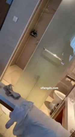 极品淫妻，【是你的琪宝贝呀】多P，给老婆找两个黑人，狂草才能满足，淫妇嗷嗷叫 截图2
