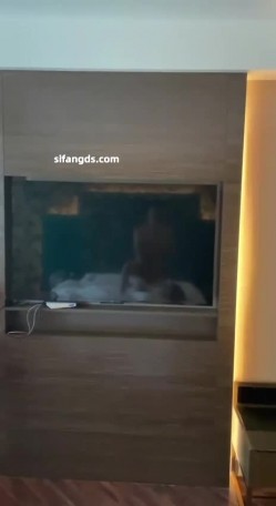 极品淫妻，【是你的琪宝贝呀】多P，给老婆找两个黑人，狂草才能满足，淫妇嗷嗷叫 截图3