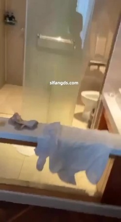 极品淫妻，【是你的琪宝贝呀】多P，给老婆找两个黑人，狂草才能满足，淫妇嗷嗷叫 截图11