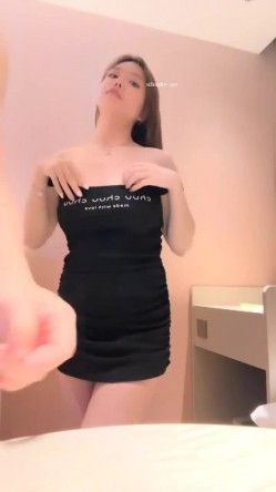G奶女神，超级漂亮，【巨乳girl】，啪啪~裸舞~道具~爽，纯天然无添加，甩起来画面好震撼，推荐一看！ 截图4
