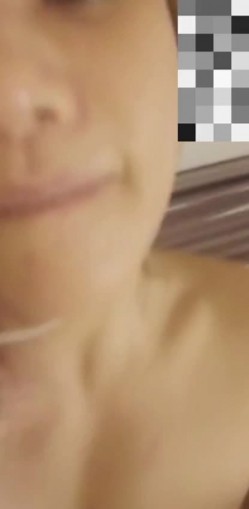 【精品泄密】三亚房产销售小苏，男友曝光流出，陪客户各种淫乱，附聊天记录，颜值高人也好骚，推荐 截图1