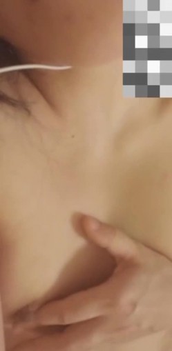 【精品泄密】三亚房产销售小苏，男友曝光流出，陪客户各种淫乱，附聊天记录，颜值高人也好骚，推荐 截图5