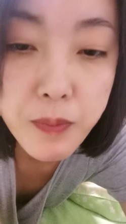 山东学生妹【阿里嘎多】，在KTV唱歌喝酒，一曲罢了情意缠绵，口交啪啪，主打的就是一个真实，精彩大作 截图8