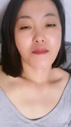 山东学生妹【阿里嘎多】，在KTV唱歌喝酒，一曲罢了情意缠绵，口交啪啪，主打的就是一个真实，精彩大作 截图11