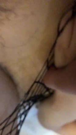 和阿姨感情深了，做爱拿手机记录下来，’你别录脸啊，哼~‘，有点小反抗，’别录了‘，’我们自己看 好啦‘！ 截图5
