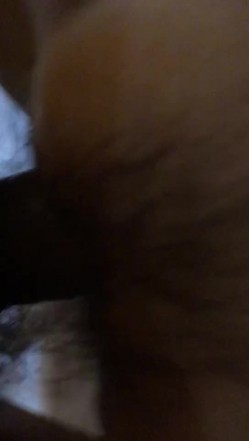 和阿姨感情深了，做爱拿手机记录下来，’你别录脸啊，哼~‘，有点小反抗，’别录了‘，’我们自己看 好啦‘！ 截图11