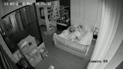 破解家庭摄像头偷拍豪宅夫妻性欲强 ️第二发-出差回来狂抽猛送3天 截图1