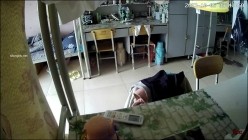 《贵在真实最新流出》女人坑女人！主人定制反差眼镜女大学生出卖同学在宿舍偸拍姐妹隐私 日常换衣保养阴部跳蛋紫薇 截图8