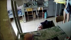 《贵在真实最新流出》女人坑女人！主人定制反差眼镜女大学生出卖同学在宿舍偸拍姐妹隐私 日常换衣保养阴部跳蛋紫薇 截图11