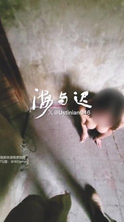 顶级调教大神，回归携多位少妇母狗调教，刺激花式玩法「海与迟」165车模冷白皮黑丝母狗车展当晚拿下，抽逼奴性M配合度非常高 截图10