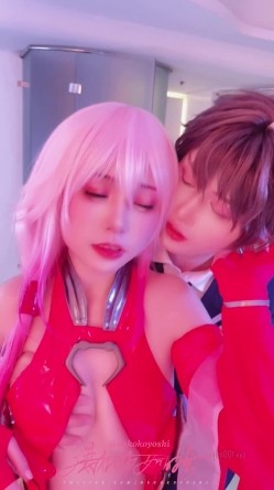 【超美高端 ️罕见露脸露点】极品CosPlay爆机少女【喵小吉】六月新作《罪恶王冠》首次唯美情侣双打 高清1080P原版 (6) 截图16