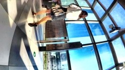北京地铁商圈CD系列2，掀裙被小姐姐发现差点被打手，大神不怕还继续拍 截图3