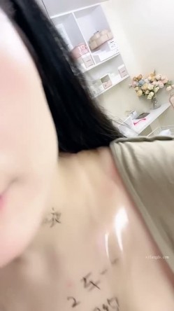 小骚骚 真淫荡 【06小朋友】貌似带姨妈被操 干出好多血液 截图2