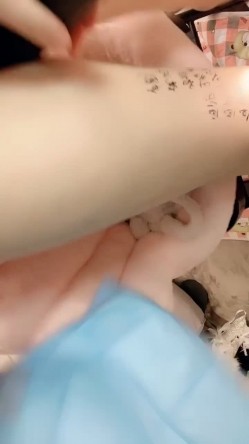 小骚骚 真淫荡 【06小朋友】貌似带姨妈被操 干出好多血液 截图6