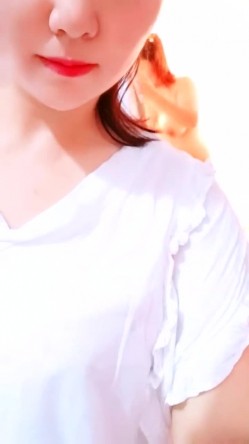 山东超市的老板娘，【北冥有鱼】，带表妹初下海，店里还有人，就要露奶子，约情人来啪啪，这骚娘们真带劲 截图5