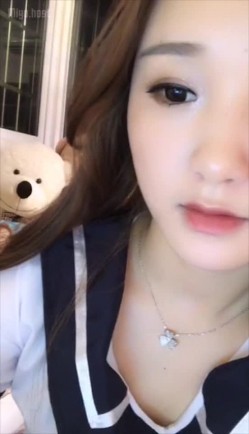 年龄看着不大萌妹,学生制服,身材极佳微胖,有点小肉肉的,小茓肥美 截图9
